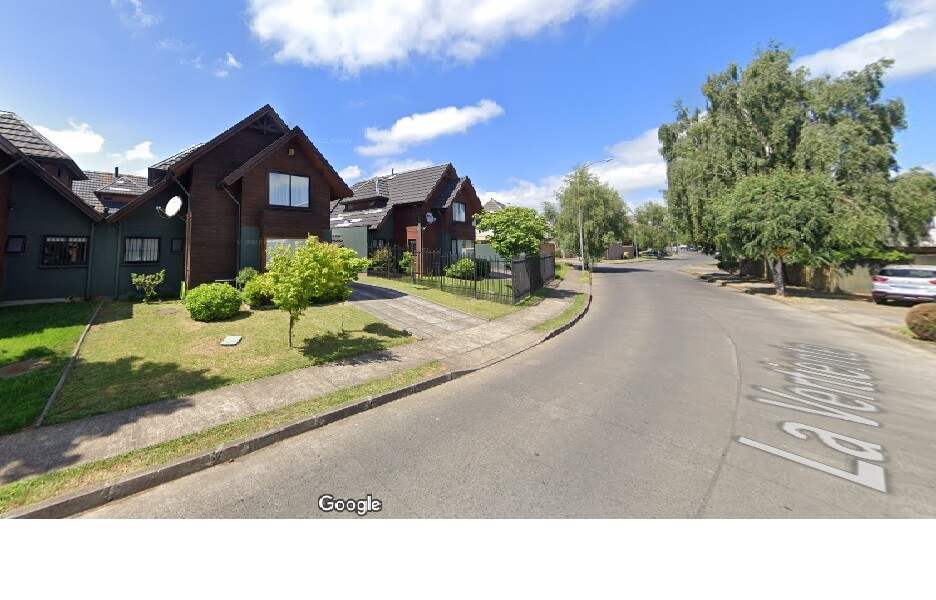 Vista del entorno residencial de calle La Vertiente en Lomas de Mirasur, Casa familiar en Venta. Temuco, cercano a servicios y áreas verdes (Gentileza Google Earth).